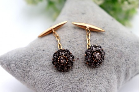 Botões de punho em ouro e prata com lascas de diamantes